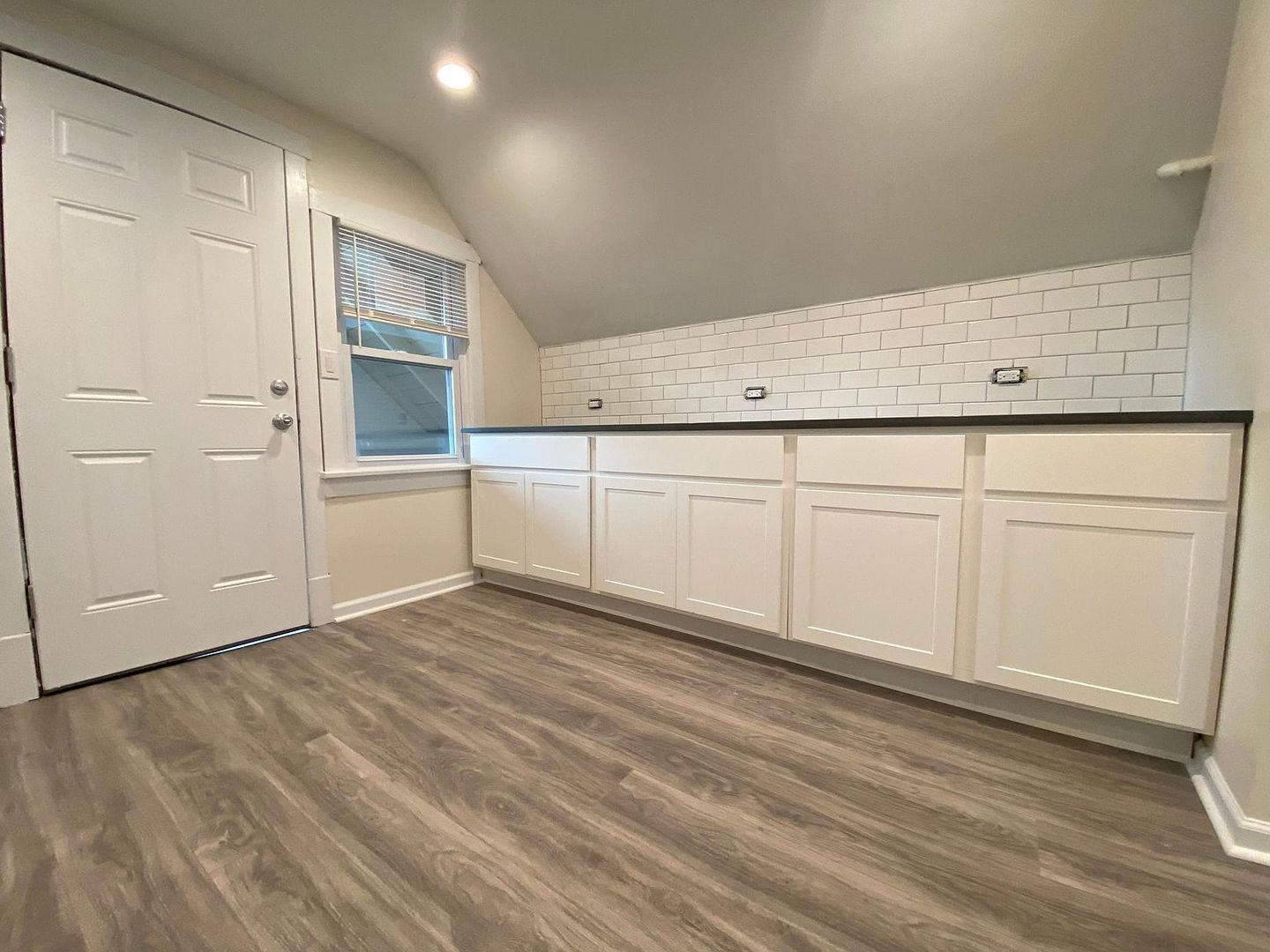 3657 W Oakdale Avenue 3