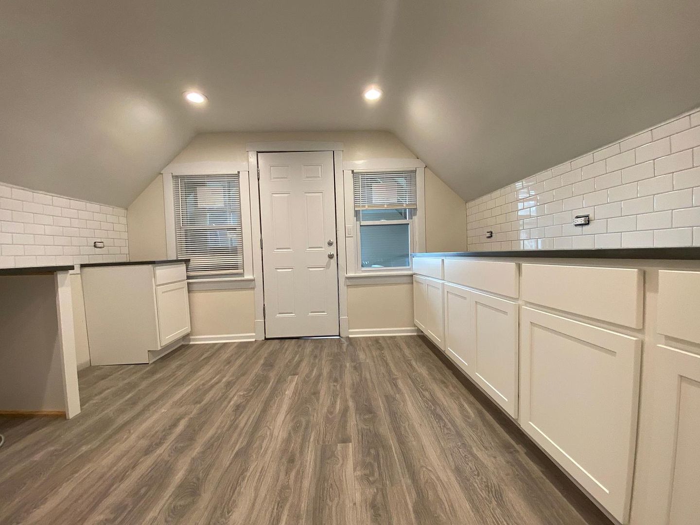 3657 W Oakdale Avenue 3