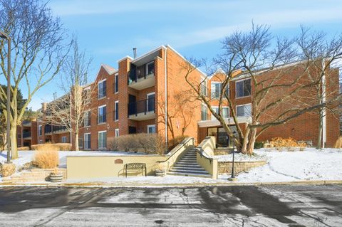 Photo of 815 Leicester Road #109, Elk Grove Village, IL 60007 (MLS # 12548089)
