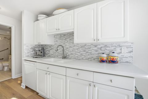 Tiny photo for 815 Leicester Road #109, Elk Grove Village, IL 60007 (MLS # 12548089)