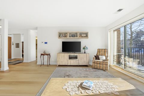 Tiny photo for 815 Leicester Road #109, Elk Grove Village, IL 60007 (MLS # 12548089)