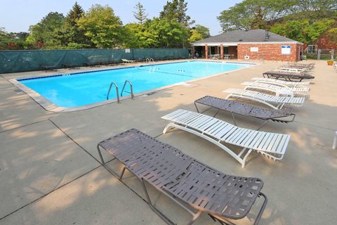 Tiny photo for 815 Leicester Road #109, Elk Grove Village, IL 60007 (MLS # 12548089)