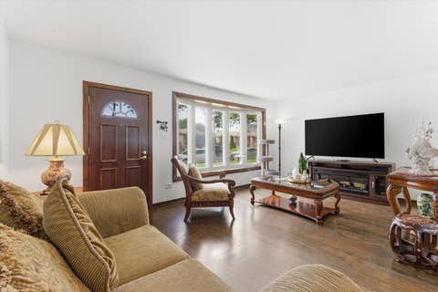Tiny photo for 5253 S Moody Avenue, Chicago, IL 60638 (MLS # 12727973)