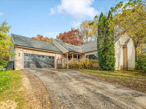 Photo of 12609 Thistle Ridge Close, Roscoe, IL 61073 (MLS # 12771044)