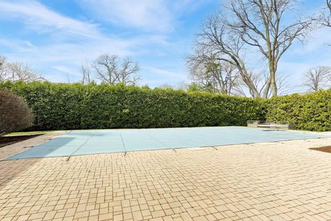 Tiny photo for 1212 W Clarendon Road, Arlington Heights, IL 60004 (MLS # 12600391)