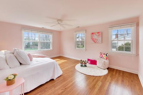 Tiny photo for 1212 W Clarendon Road, Arlington Heights, IL 60004 (MLS # 12600391)