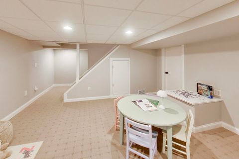 Tiny photo for 1212 W Clarendon Road, Arlington Heights, IL 60004 (MLS # 12600391)