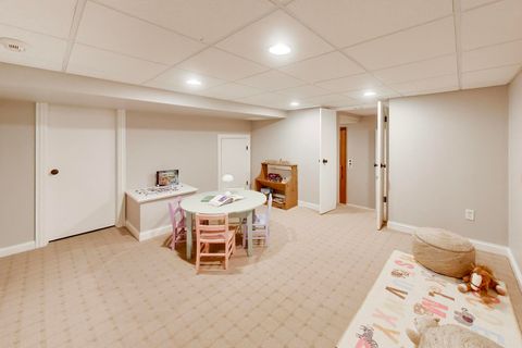 Tiny photo for 1212 W Clarendon Road, Arlington Heights, IL 60004 (MLS # 12600391)