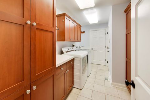 Tiny photo for 1212 W Clarendon Road, Arlington Heights, IL 60004 (MLS # 12600391)