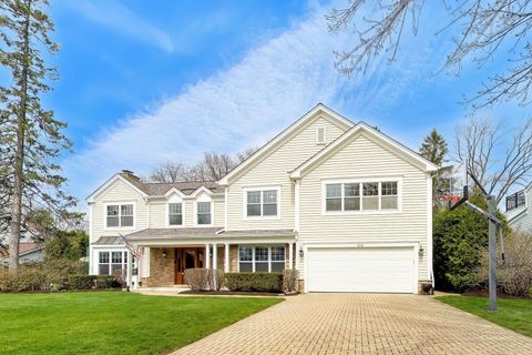 Tiny photo for 1212 W Clarendon Road, Arlington Heights, IL 60004 (MLS # 12600391)