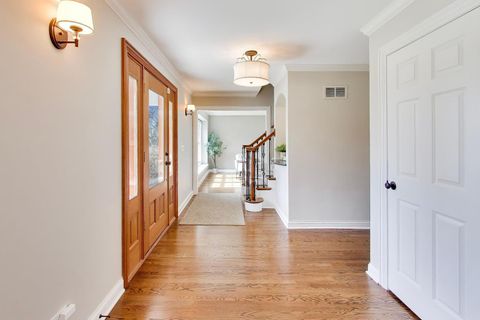 Tiny photo for 1212 W Clarendon Road, Arlington Heights, IL 60004 (MLS # 12600391)