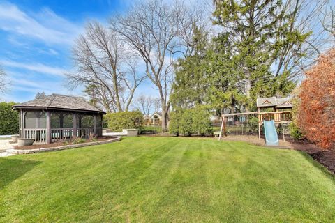 Tiny photo for 1212 W Clarendon Road, Arlington Heights, IL 60004 (MLS # 12600391)