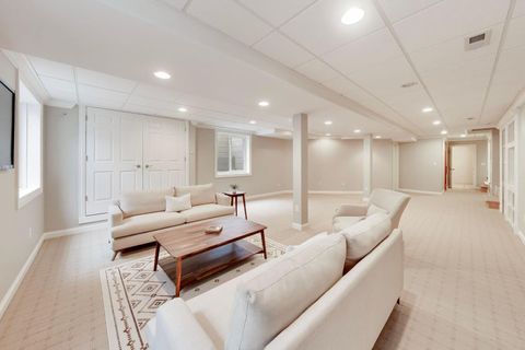 Tiny photo for 1212 W Clarendon Road, Arlington Heights, IL 60004 (MLS # 12600391)