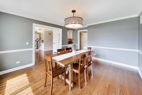 Tiny photo for 1212 W Clarendon Road, Arlington Heights, IL 60004 (MLS # 12600391)