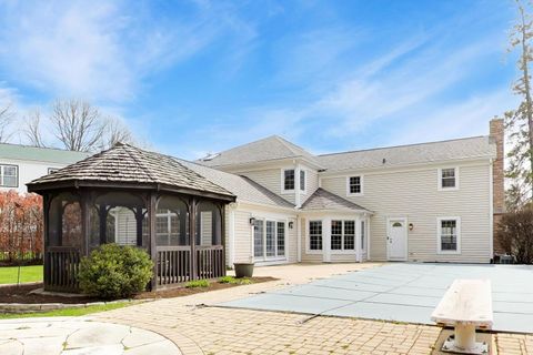 Tiny photo for 1212 W Clarendon Road, Arlington Heights, IL 60004 (MLS # 12600391)