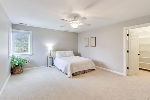 Tiny photo for 1212 W Clarendon Road, Arlington Heights, IL 60004 (MLS # 12600391)