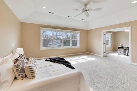 Tiny photo for 1212 W Clarendon Road, Arlington Heights, IL 60004 (MLS # 12600391)