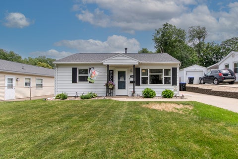 Tiny photo for 1109 N State Street, Bloomington, IL 61701 (MLS # 12664411)