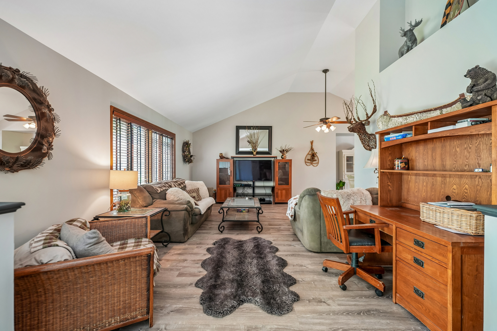 6 Crows Nest Court