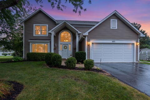 Photo of 18101 W Hampshire Drive, Gurnee, IL 60031 (MLS # 12756920)