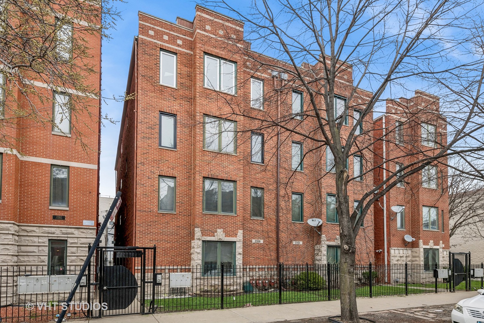 2336 W HARRISON Street 4