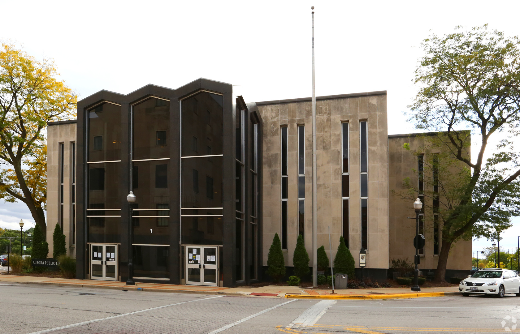 1 E Benton Street 302