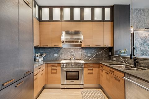 Tiny photo for 500 W SUPERIOR Street #1513, Chicago, IL 60654 (MLS # 12575863)