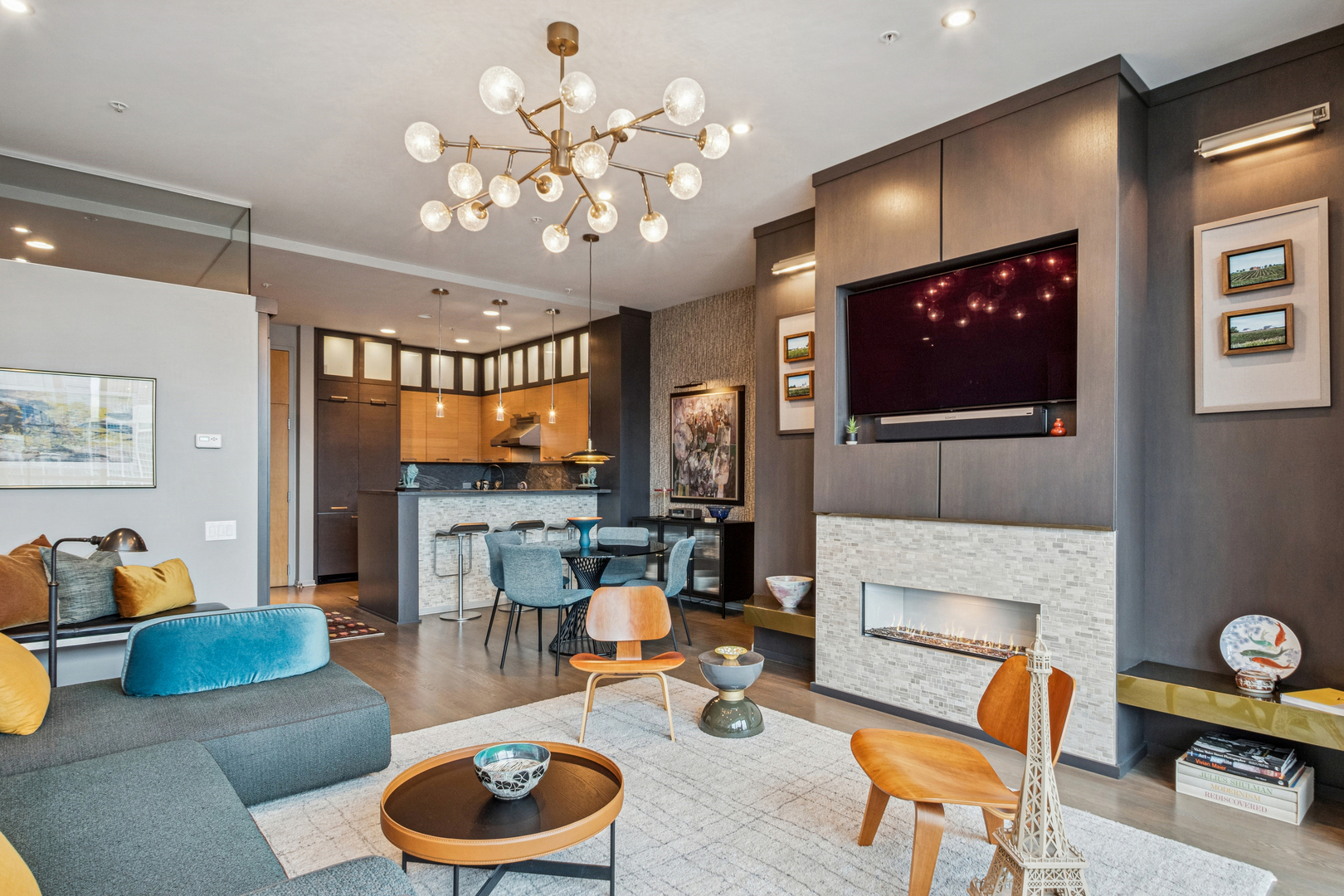 500 W SUPERIOR Street 1513