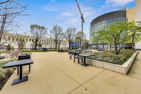 Tiny photo for 500 W SUPERIOR Street #1513, Chicago, IL 60654 (MLS # 12575863)