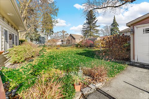 A home in Evergreen Park