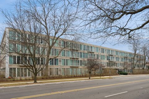 Photo of 2555 Gross Point Road #101, Evanston, IL 60201 (MLS # 12590963)