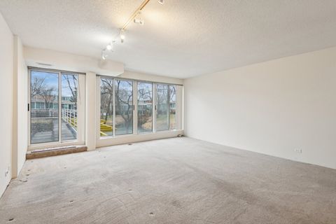 Tiny photo for 2555 Gross Point Road #101, Evanston, IL 60201 (MLS # 12590963)
