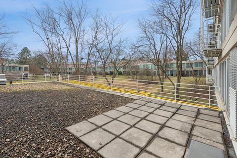 Tiny photo for 2555 Gross Point Road #101, Evanston, IL 60201 (MLS # 12590963)