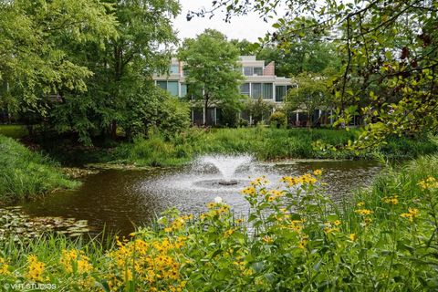 Tiny photo for 2555 Gross Point Road #101, Evanston, IL 60201 (MLS # 12590963)
