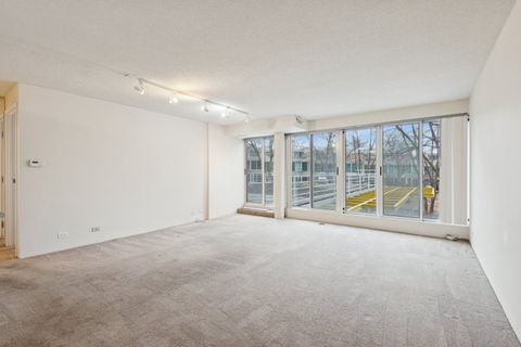 Tiny photo for 2555 Gross Point Road #101, Evanston, IL 60201 (MLS # 12590963)