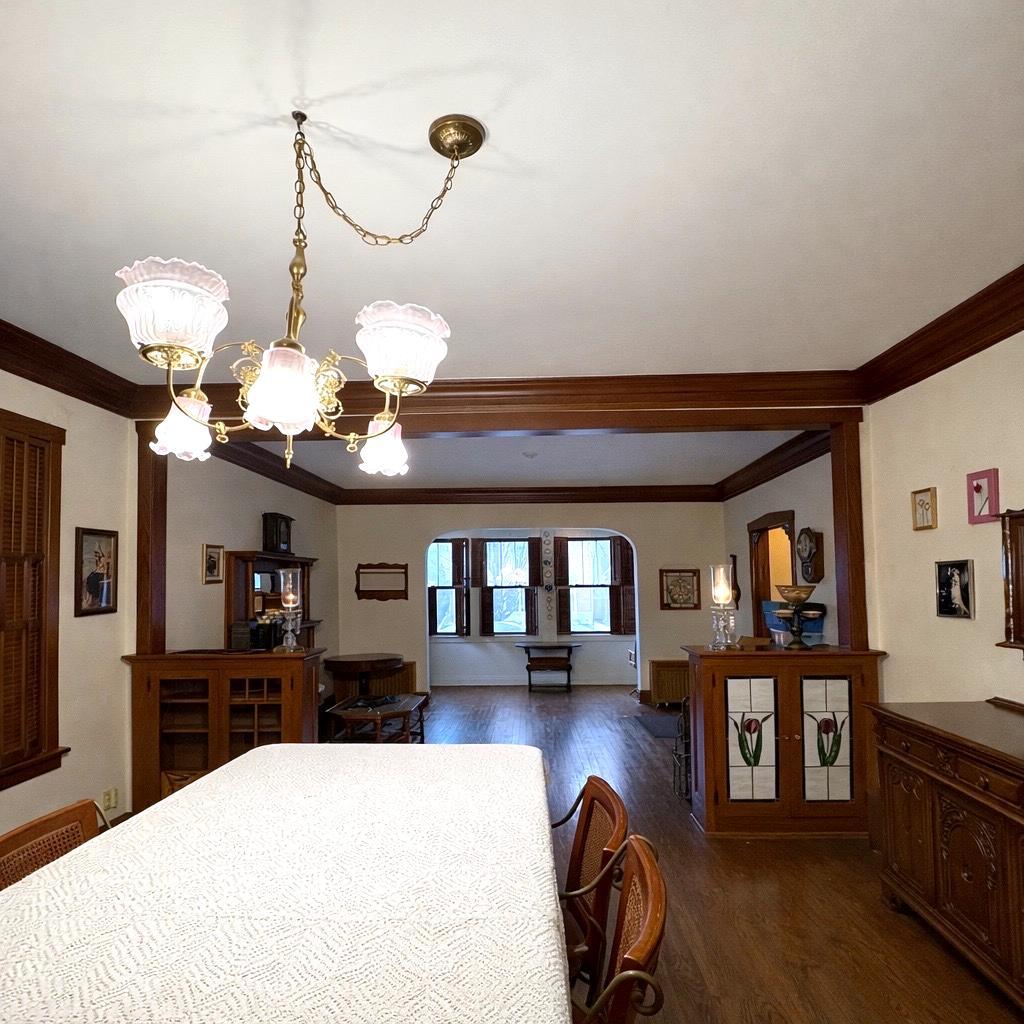 6041 N Newburg Avenue