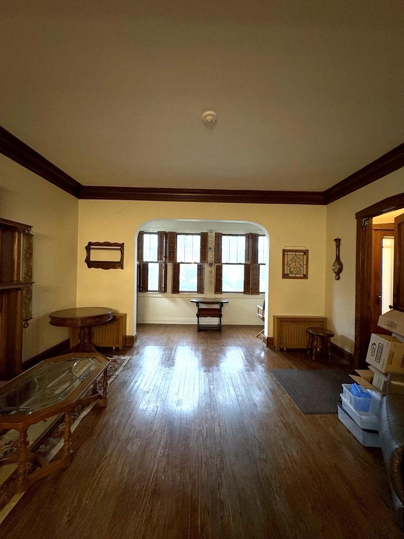 6041 N Newburg Avenue