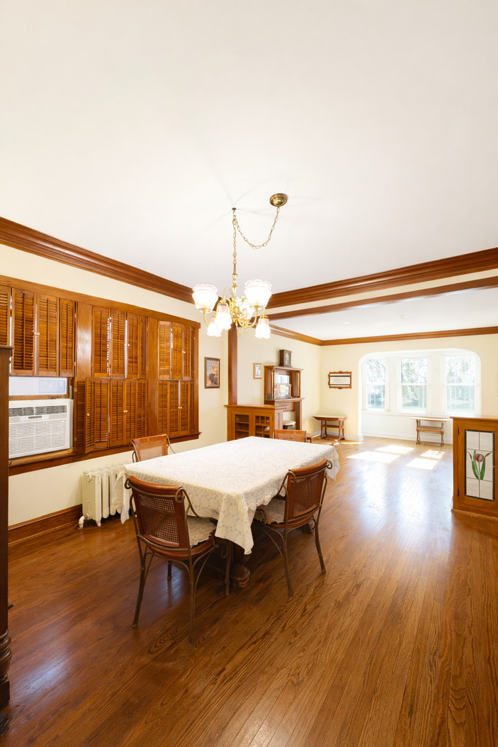 6041 N Newburg Avenue