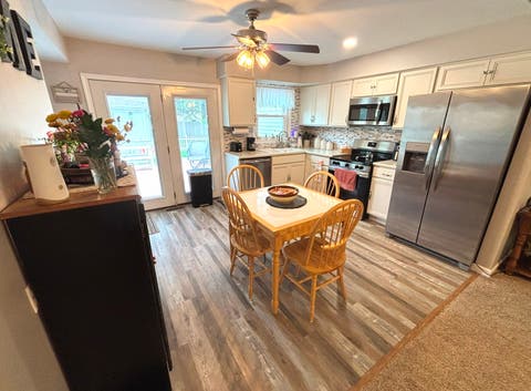 Tiny photo for 440 N Indiana Avenue, Salem, IL 62881 (MLS # 12658403)