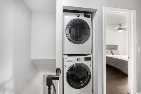 Tiny photo for 215 Sunset Court, Vernon Hills, IL 60061 (MLS # 12486375)