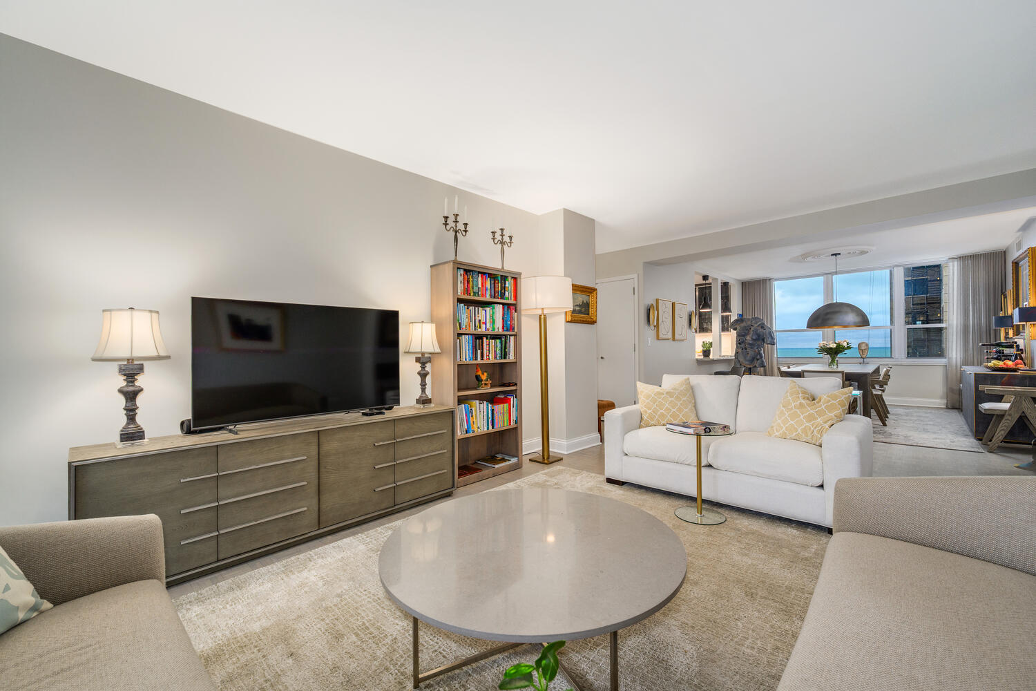 1515 N Astor Street 9C