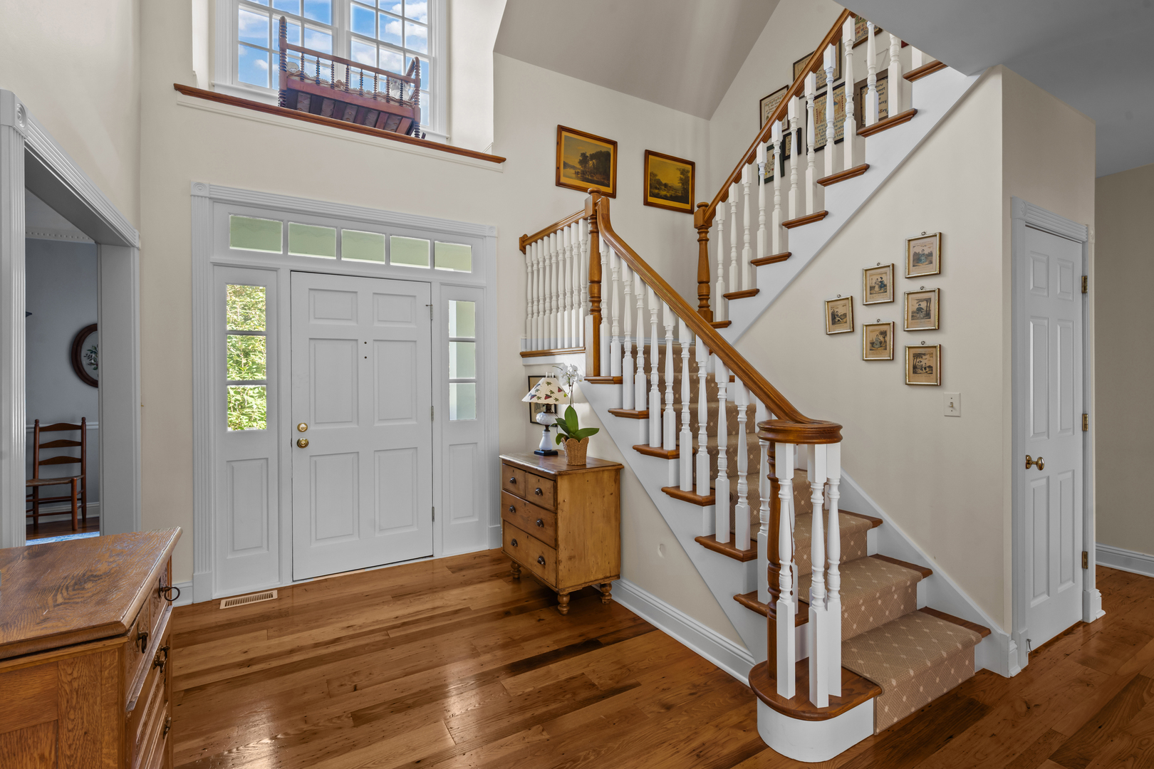 1845 W North Pond Lane