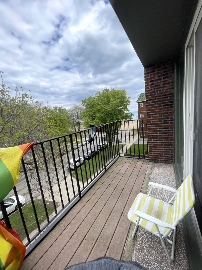 1101 W PRATT Boulevard 3E