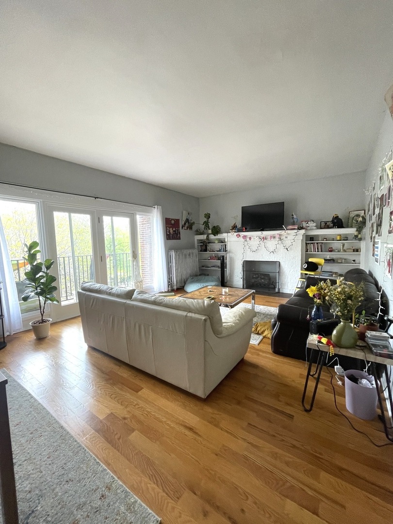 1101 W PRATT Boulevard 3E