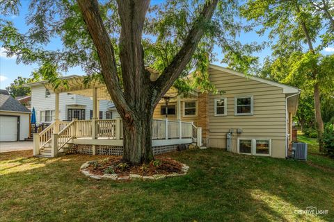 Tiny photo for 243 Bryant Avenue, Glen Ellyn, IL 60137 (MLS # 12484553)