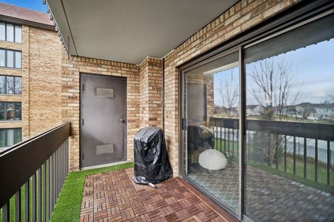 Tiny photo for 1671 Mission Hills Road #206, Northbrook, IL 60062 (MLS # 12593622)