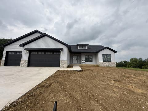 Photo of 7202 Alvie Court, Bettendorf, IA 52722 (MLS # 12727027)