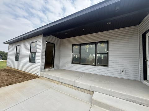 Tiny photo for 7202 Alvie Court, Bettendorf, IA 52722 (MLS # 12727027)
