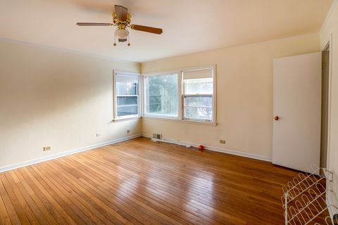 Tiny photo for 75 WILLIAMSBURG Road, Evanston, IL 60203 (MLS # 12533799)
