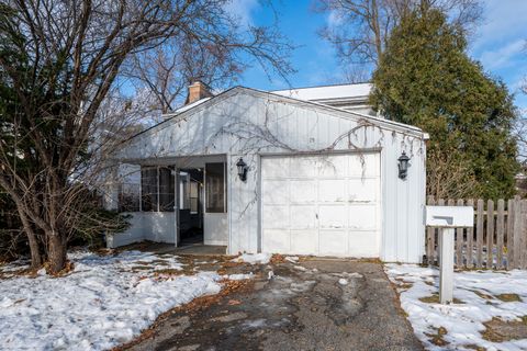 Photo of 75 WILLIAMSBURG Road, Evanston, IL 60203 (MLS # 12533799)